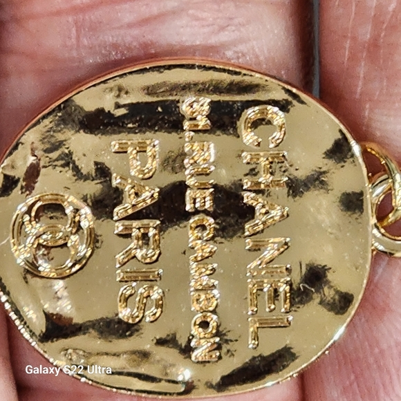 Luxury CC Double Sided Pendant Gold Tone - Picture 5 of 7